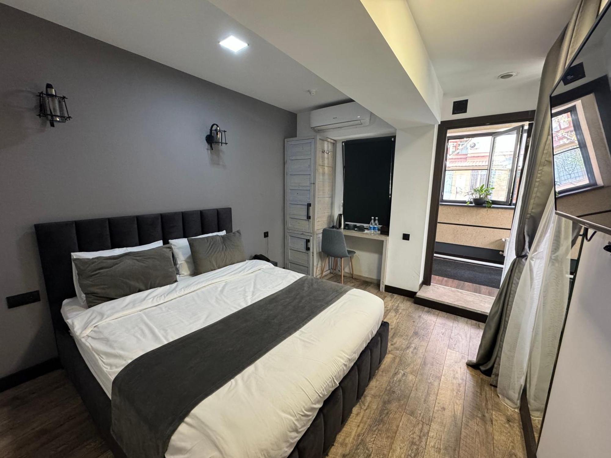 Monk House 호텔 예레반 외부 사진